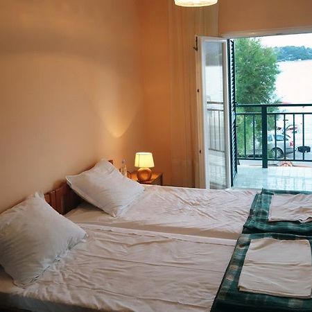 Waterfront Apartments Tisno Room photo