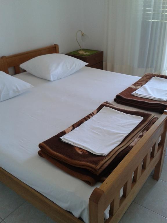 Waterfront Apartments Tisno Room photo